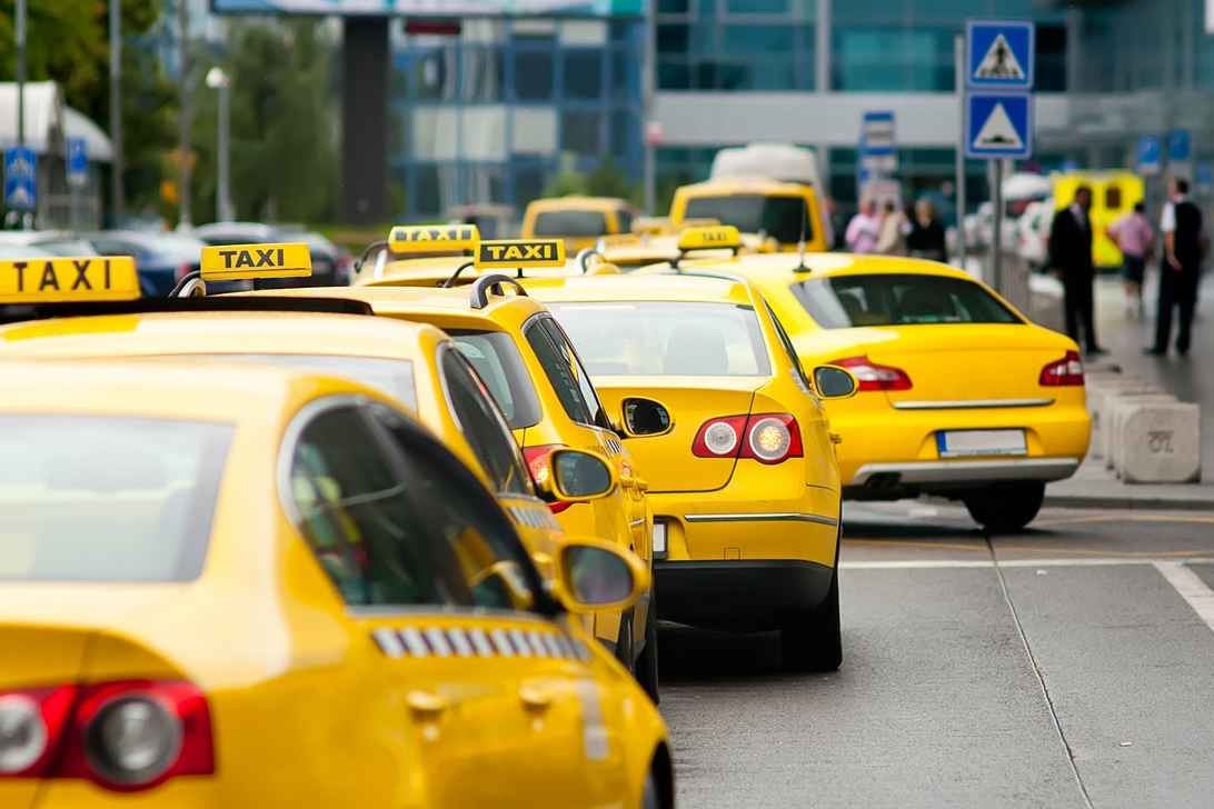Такси фиксированная цена по городу 